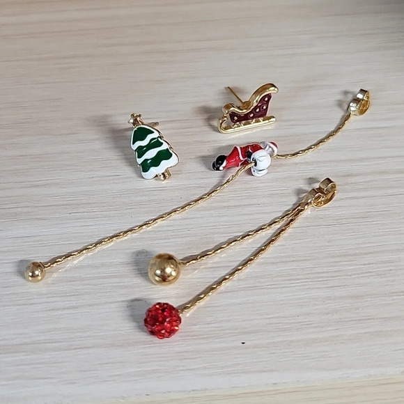 ADORABLE FRONT/BACK SANTA EARRINGS - Picture 6 of 8
